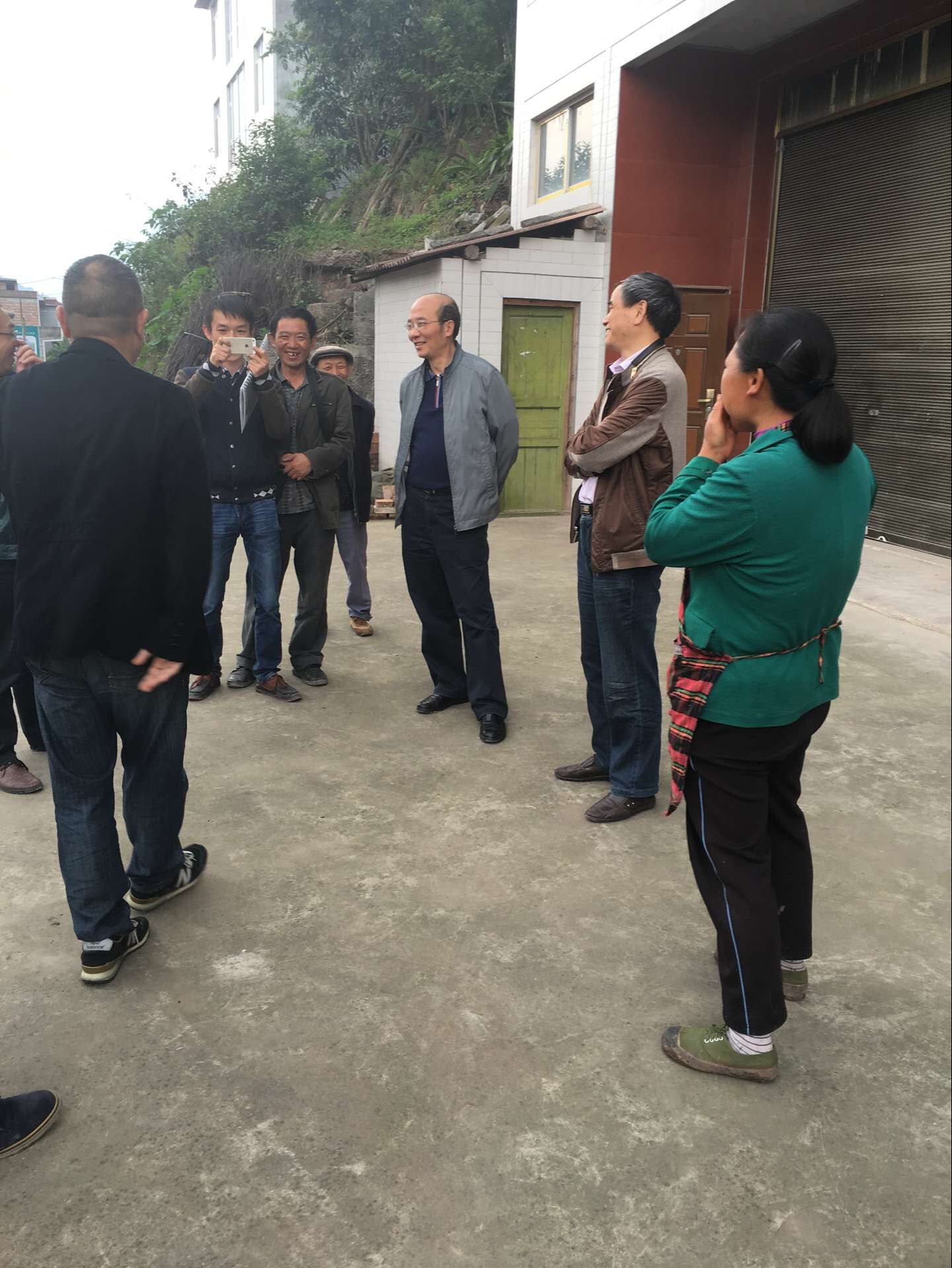 結(jié)對(duì)幫扶暖人心 實(shí)地考察聽民聲