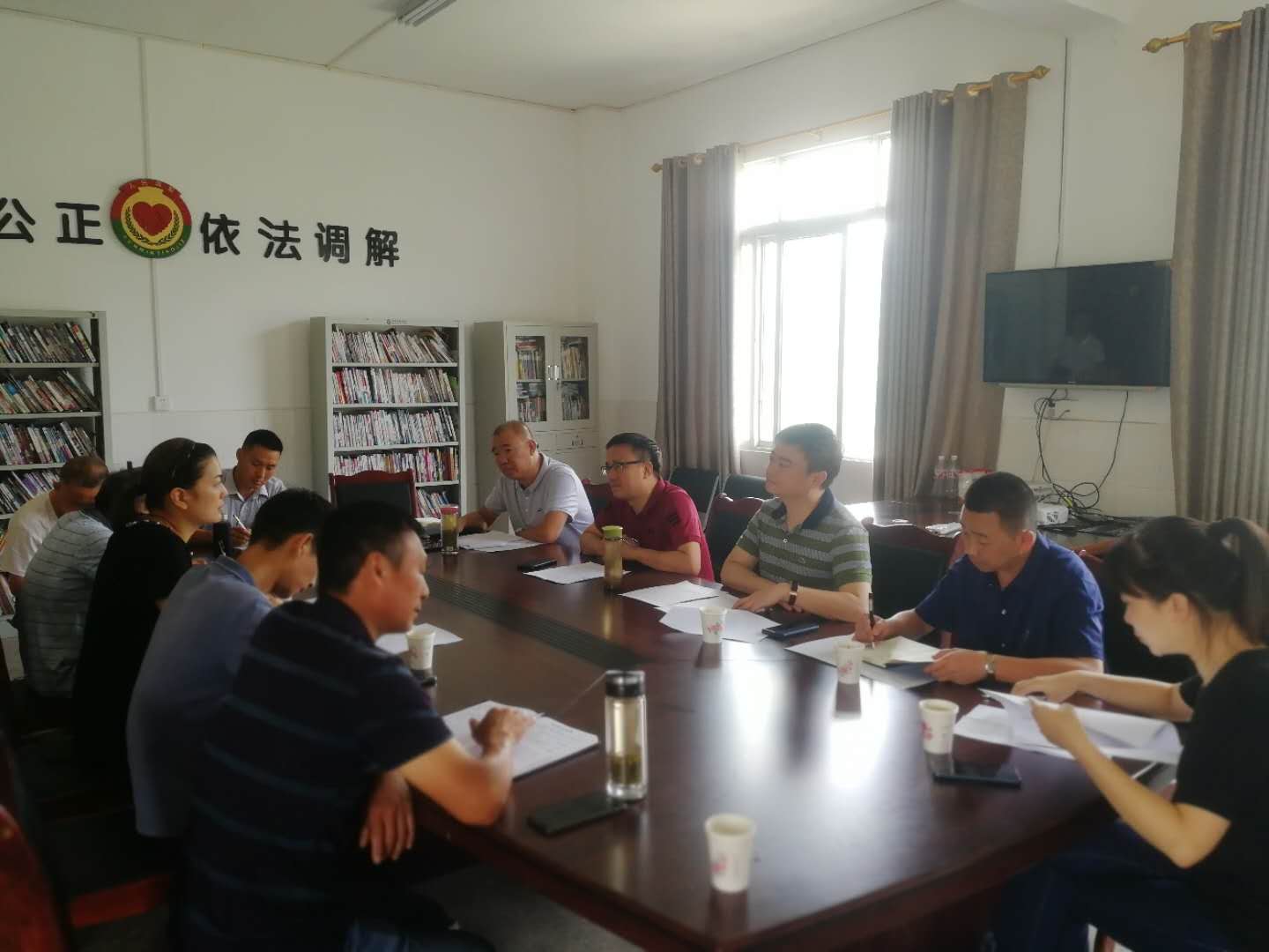 集團(tuán)公司黨委書記、董事長周燕賓一行到栗子村開展脫貧幫