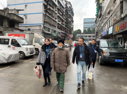 節(jié)前慰問送溫暖，情系下渡口社區(qū)困難群眾