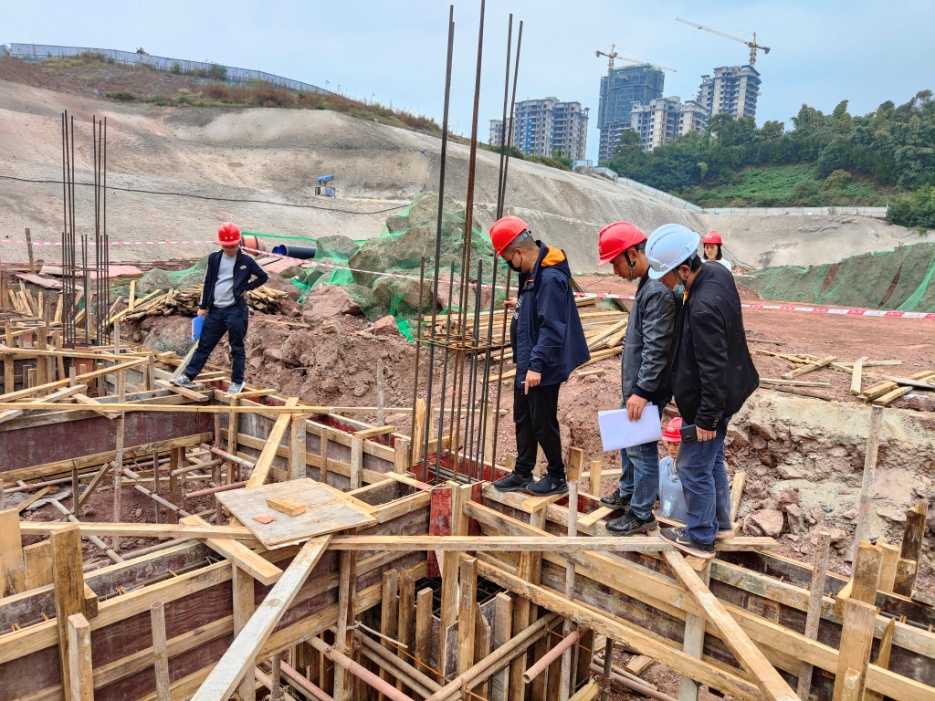 抓落實，嚴控工程建設質(zhì)量安全